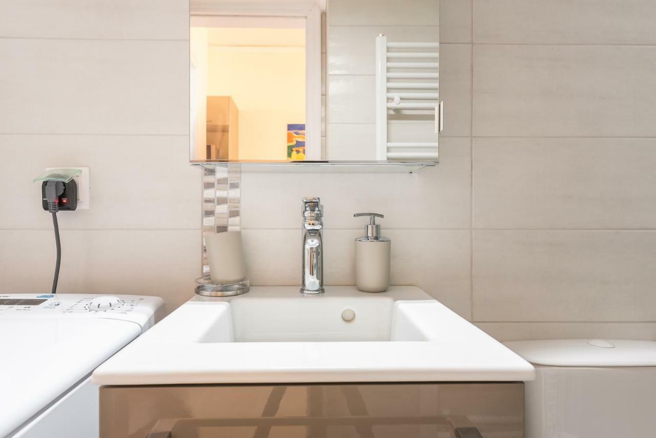 Stylish Kerameikos Apartment By Cloudkeys أثينا المظهر الخارجي الصورة